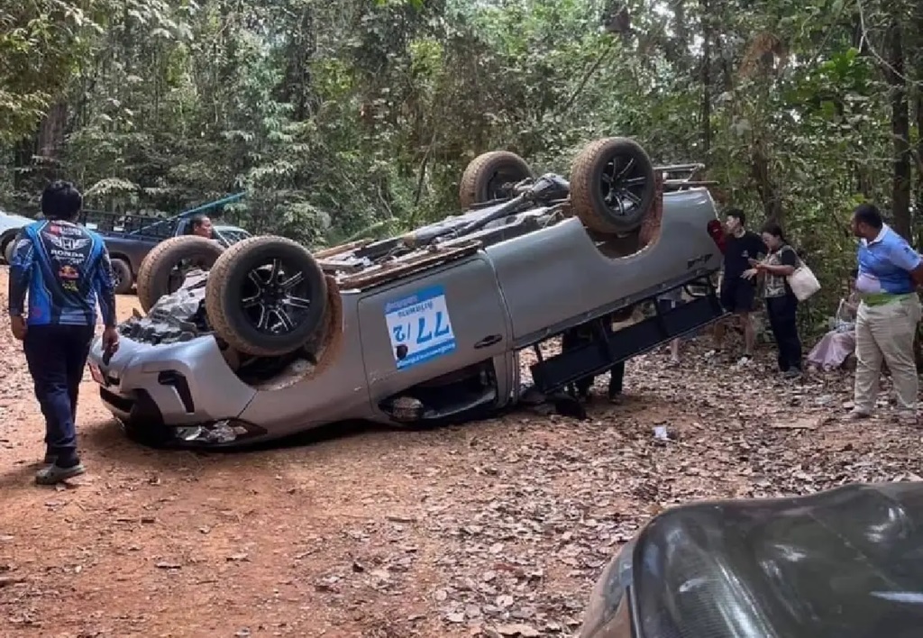 รถบัสรับส่งพลิกคว่ำในอุทยานแห่งชาติเขาคิชฌกูฏ เสียชีวิต 1 ราย บาดเจ็บ 9 ราย